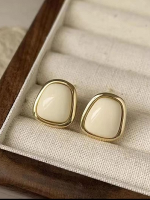 Contemporary Stud - K010